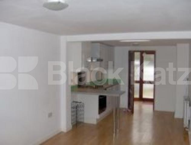 			Studio Apartment, 1 bath, 1 reception Ground Floor Flat			 Coolhurst Road, CROUCH END